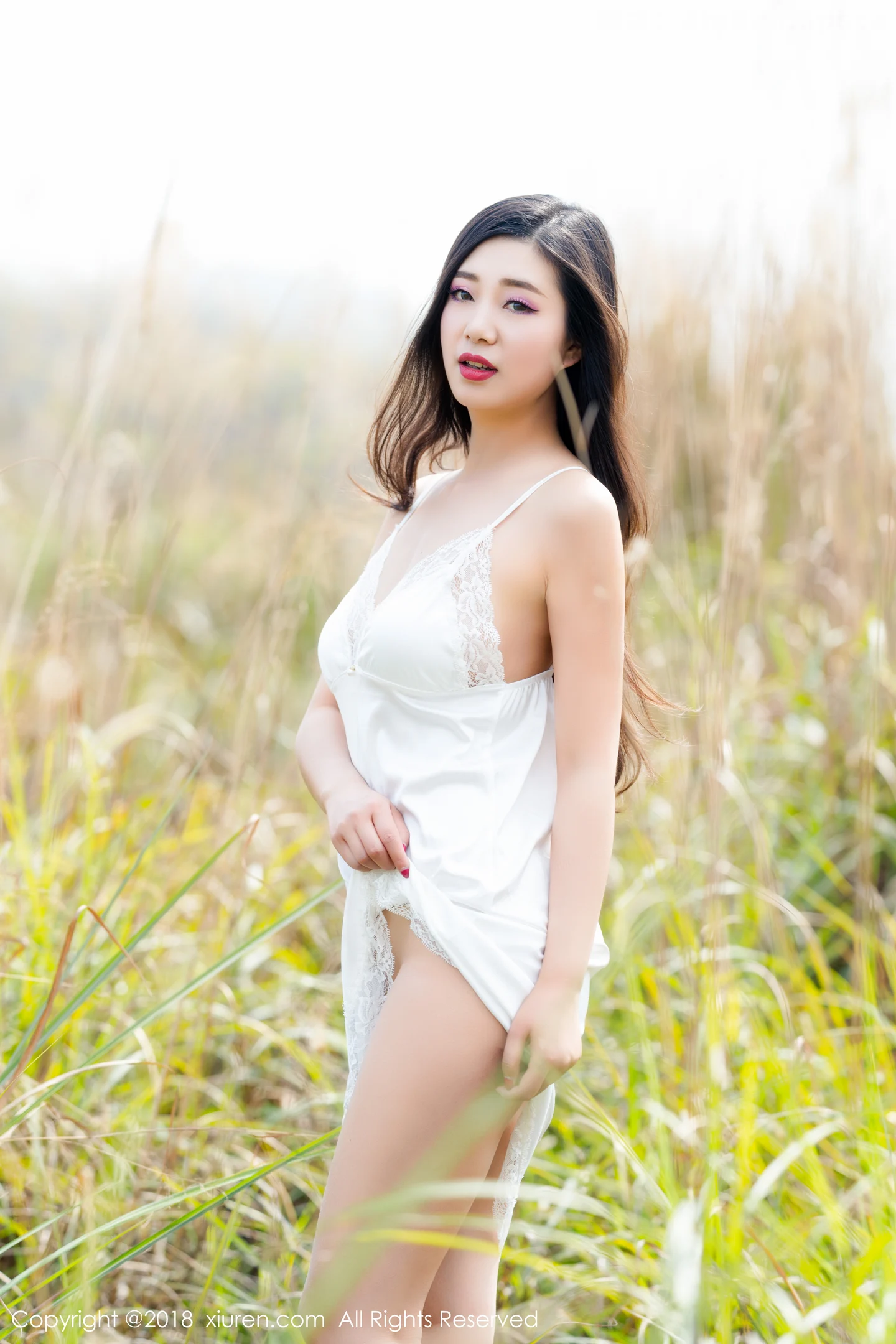 图片[6]-[XiuRen秀人网]VOL.1076 女神宋KiKi户外脱白色长裙秀蕾丝印花内衣爆乳诱惑写真32P-秀人网官方网站